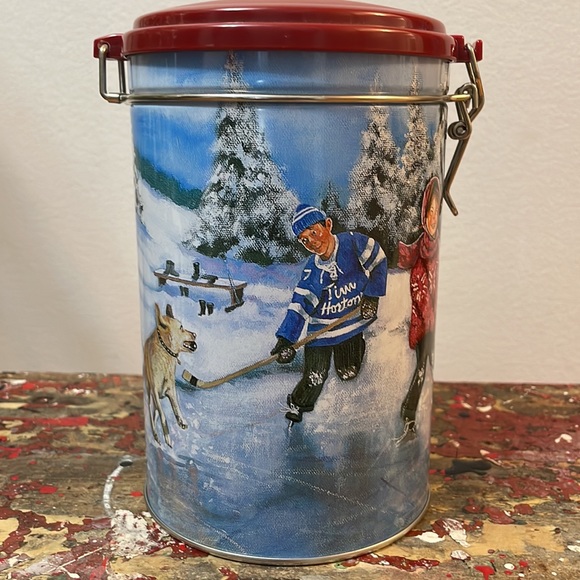 Tim Hortons Limited Edition Skating Pond Collectors Series #003 Tin Canister - Picture 4 of 12